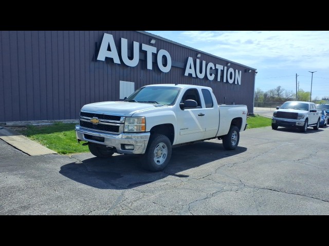 BUY CHEVROLET SILVERADO 2500HD 2013 4WD EXT CAB 144.2